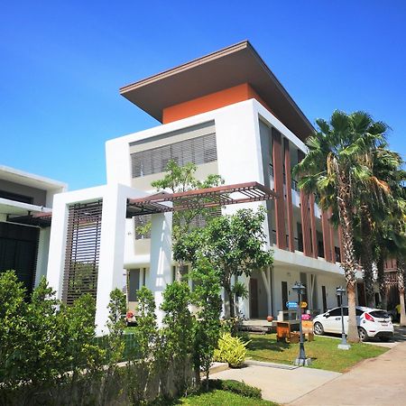 Baan Issara Hotell Nakhonratchasima Exteriör bild